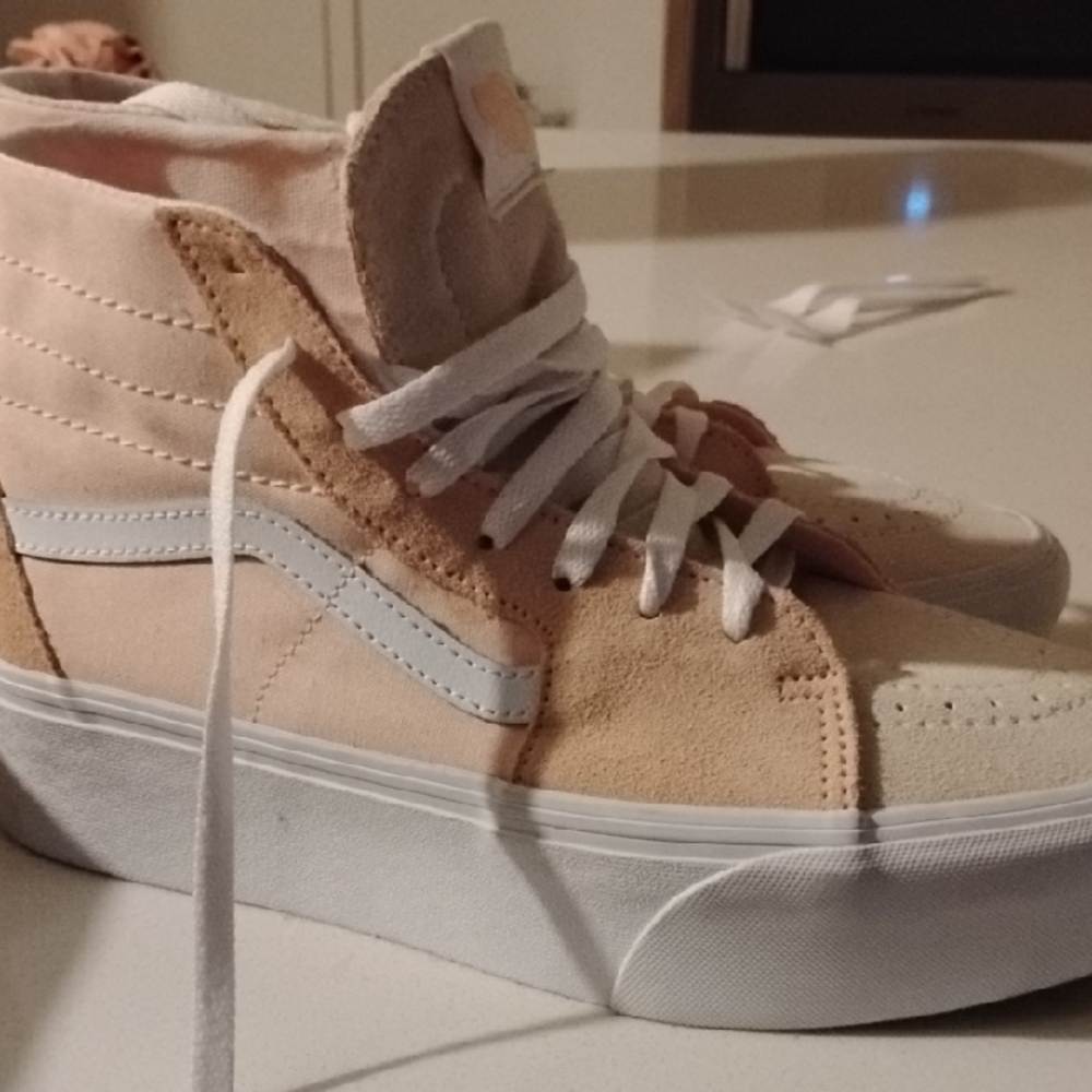 Vans Men's Beige and White Sneakers